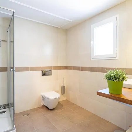 Pugna Private Pool, Parking, Bbq, Sauna * بينالماذينا