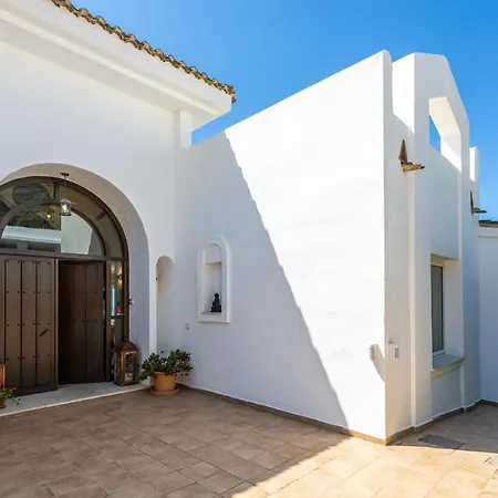 Pugna Private Pool, Parking, Bbq, Sauna فيلة
